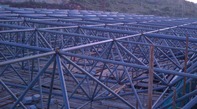 扎兰屯概述网架加工中对钢材的质量的过细恳求